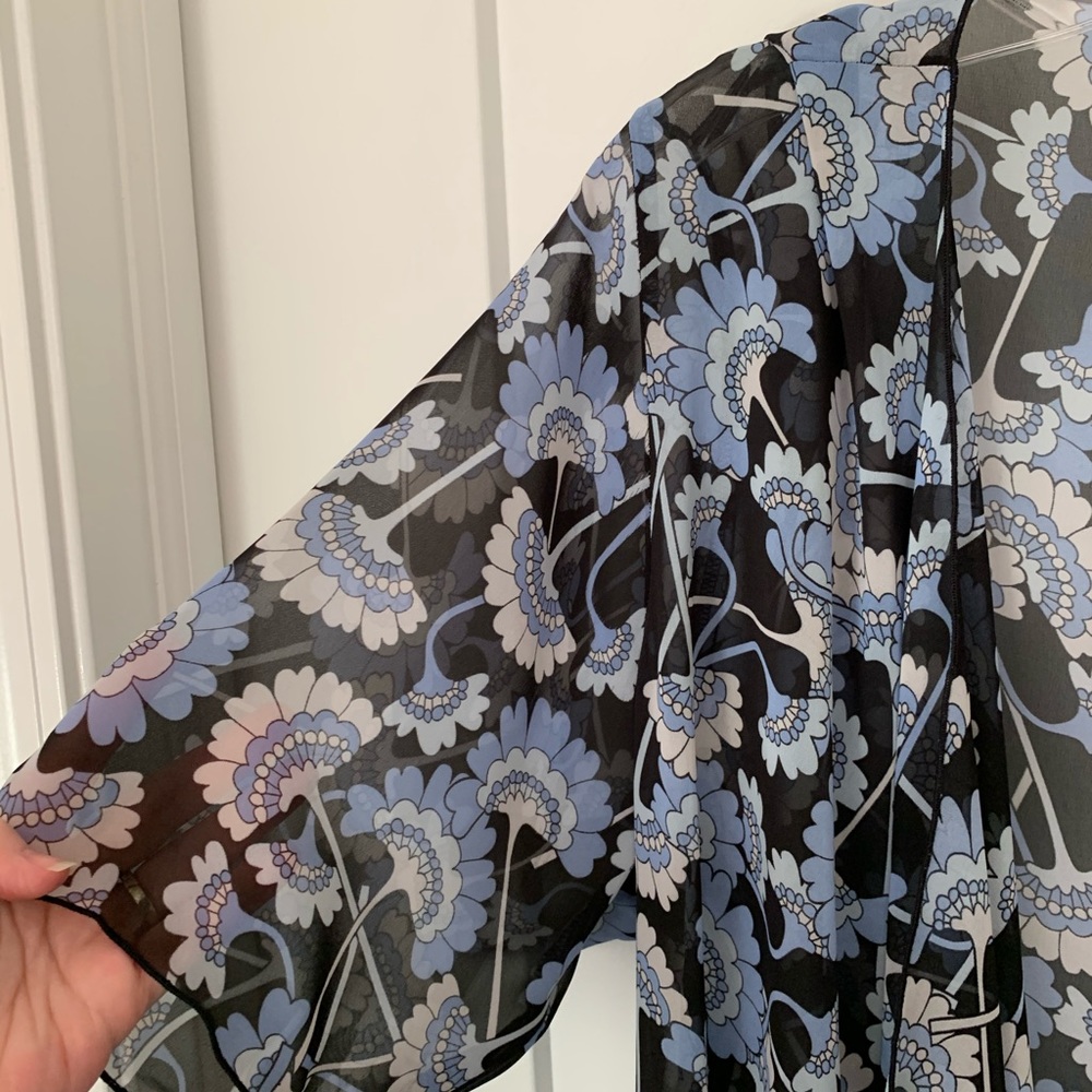 Kimono - Picture 7 of 7
